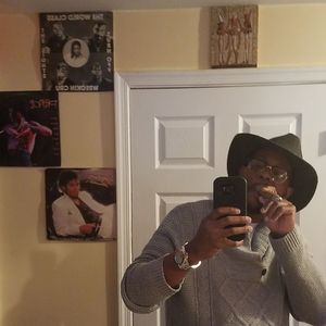 Meet your Posher, Les